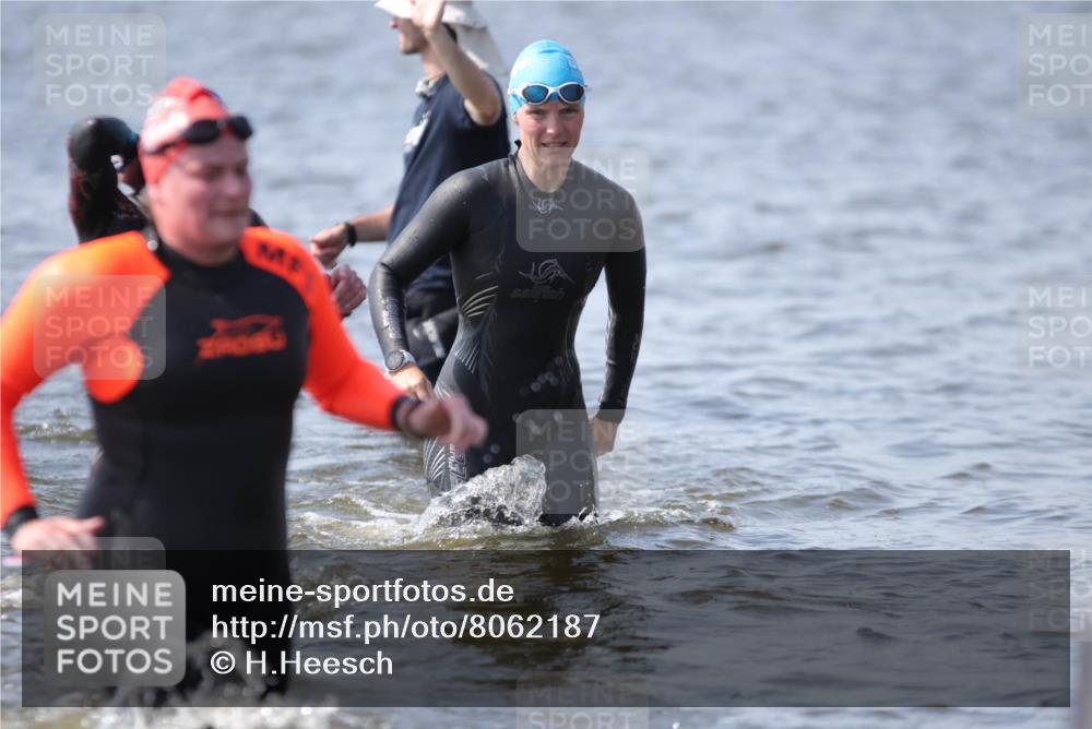 22.06.2025 - Viking Triathlon H.Heesch http://msf.ph/oto/8062187 22.06.2025 10:44:05 Schwimmen 41, 103, 123, 249, 343, 439, 442, 467, 627, 637, 650 meine-sportfotos.de