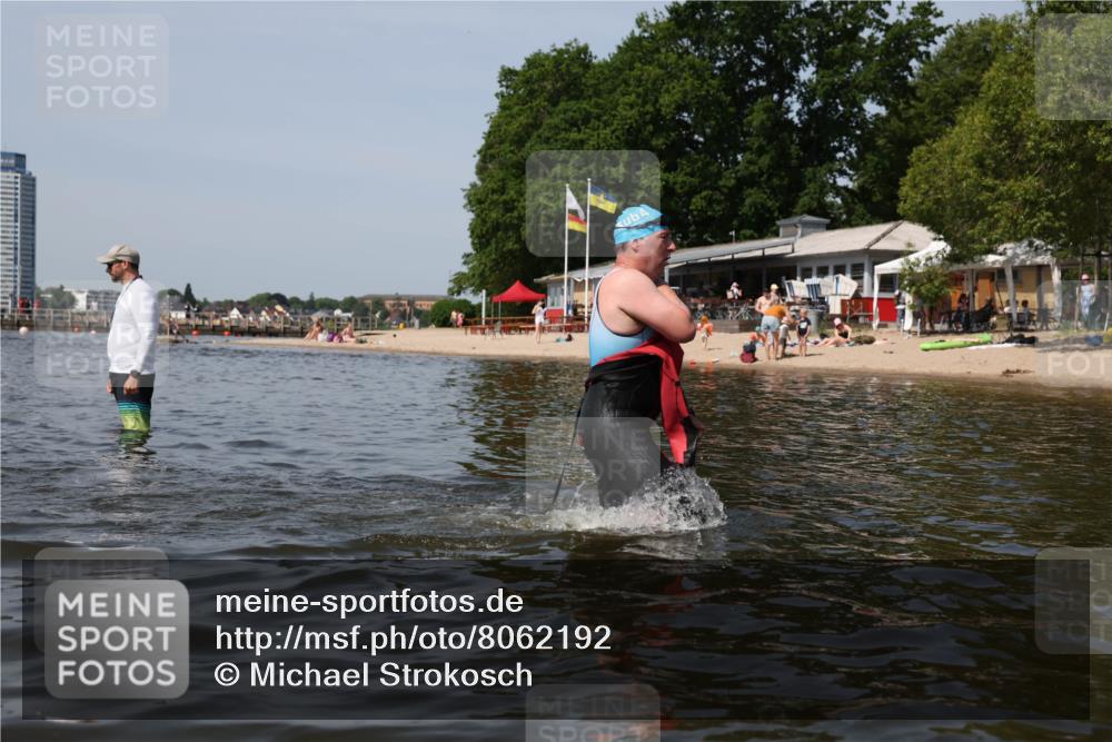 22.06.2025 - Viking Triathlon Michael Strokosch http://msf.ph/oto/8062192 22.06.2025 10:48:26 Schwimmen 471, 494 meine-sportfotos.de