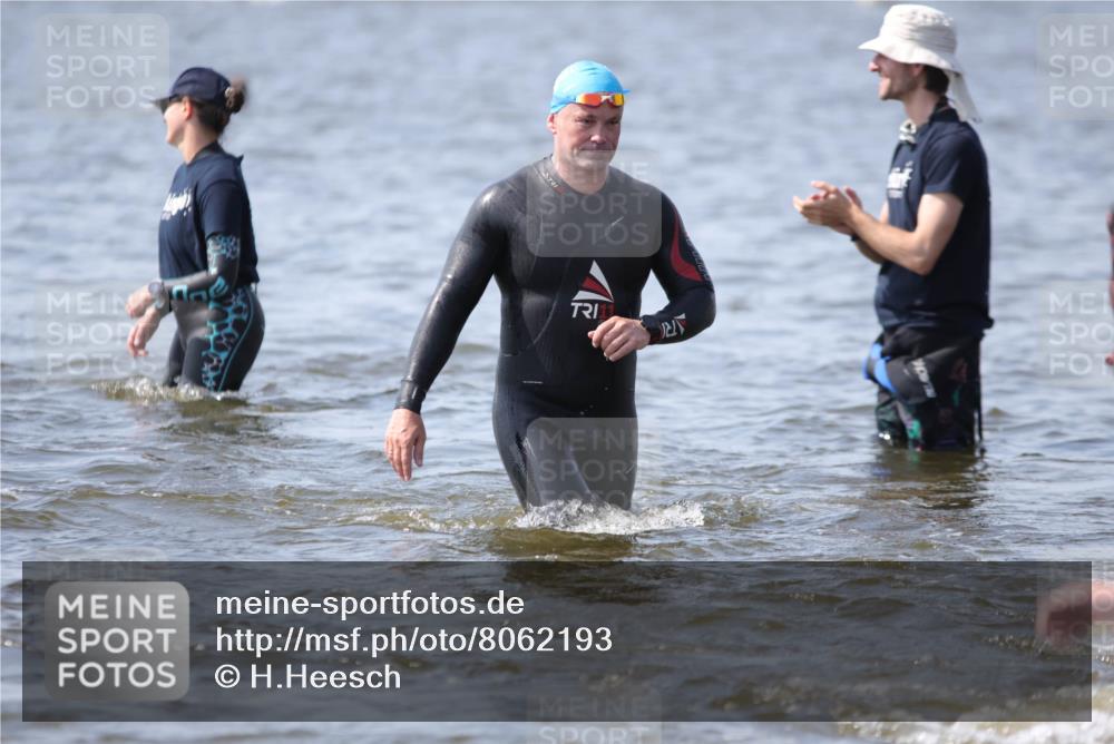 22.06.2025 - Viking Triathlon H.Heesch http://msf.ph/oto/8062193 22.06.2025 10:44:07 Schwimmen 41, 103, 123, 130, 249, 343, 439, 442, 467, 627, 637, 650 meine-sportfotos.de