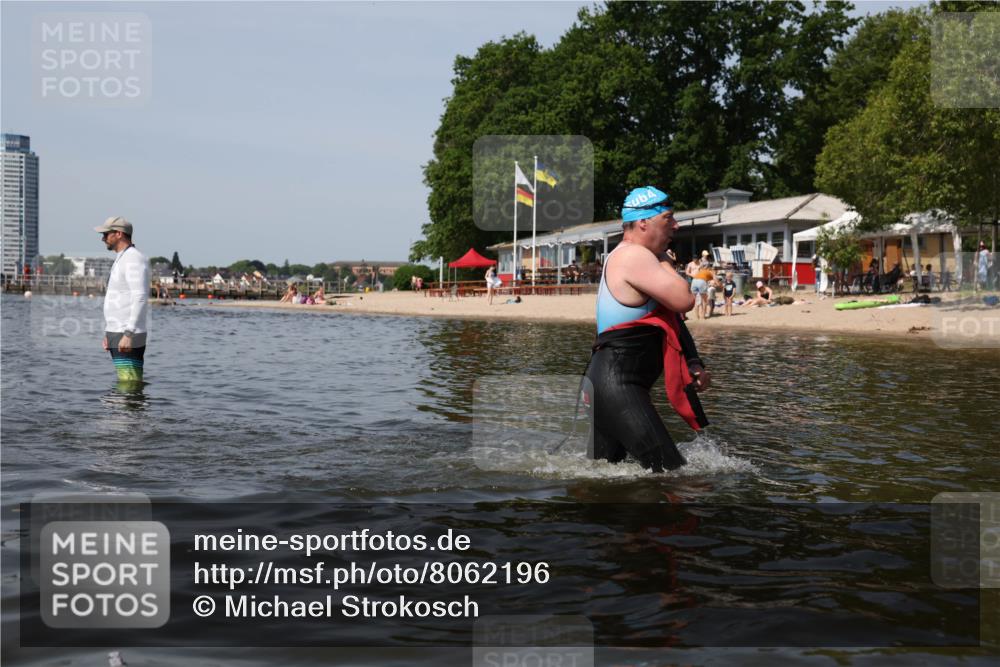 22.06.2025 - Viking Triathlon Michael Strokosch http://msf.ph/oto/8062196 22.06.2025 10:48:26 Schwimmen 471, 494 meine-sportfotos.de