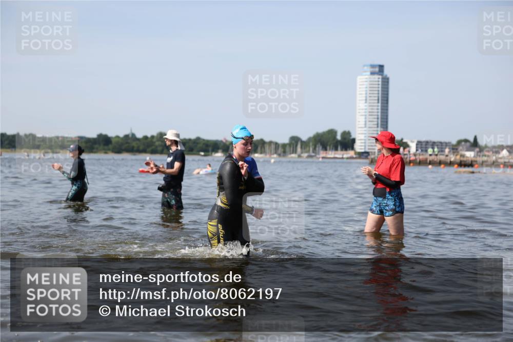22.06.2025 - Viking Triathlon Michael Strokosch http://msf.ph/oto/8062197 22.06.2025 10:27:48 Schwimmen 1, 90, 176, 196, 198, 230, 289, 534, 616 meine-sportfotos.de