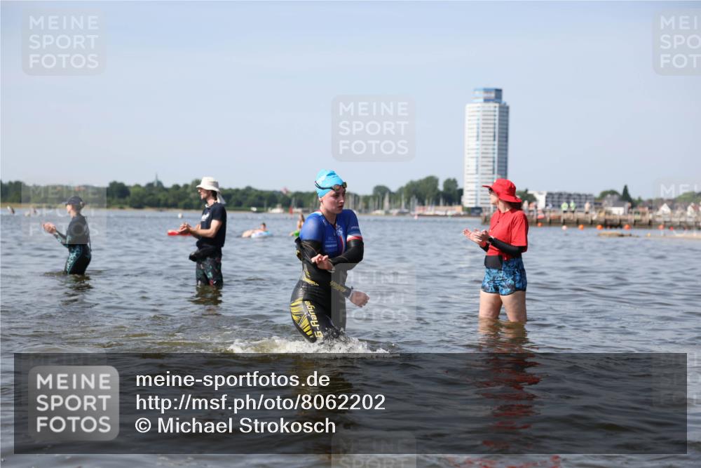 22.06.2025 - Viking Triathlon Michael Strokosch http://msf.ph/oto/8062202 22.06.2025 10:27:48 Schwimmen 1, 90, 176, 196, 198, 230, 289, 534, 616 meine-sportfotos.de
