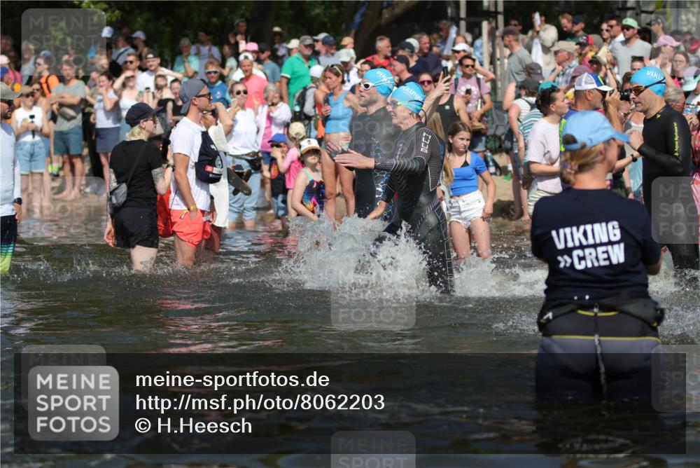 22.06.2025 - Viking Triathlon H.Heesch http://msf.ph/oto/8062203 22.06.2025 10:05:17 Schwimmen 57, 59, 61, 94, 138, 171, 172, 291, 346, 388, 389, 395, 418, 536, 627 meine-sportfotos.de