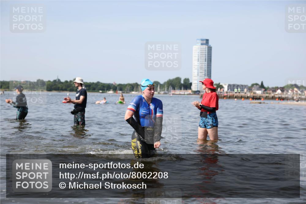 22.06.2025 - Viking Triathlon Michael Strokosch http://msf.ph/oto/8062208 22.06.2025 10:27:48 Schwimmen 1, 90, 176, 196, 198, 230, 289, 534, 616 meine-sportfotos.de