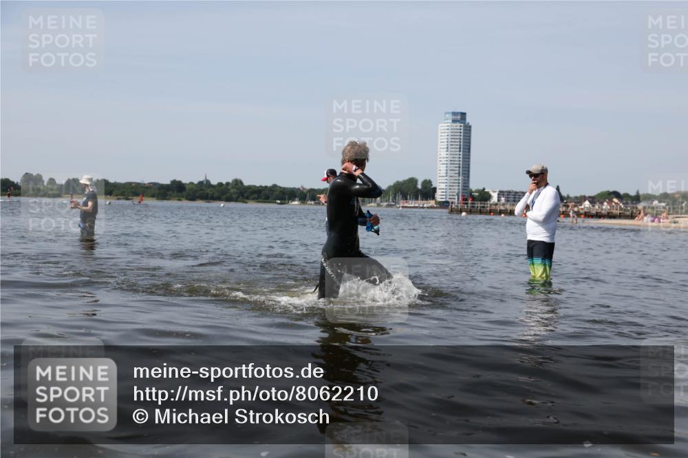 22.06.2025 - Viking Triathlon Michael Strokosch http://msf.ph/oto/8062210 22.06.2025 10:48:31 Schwimmen 412, 471, 494 meine-sportfotos.de