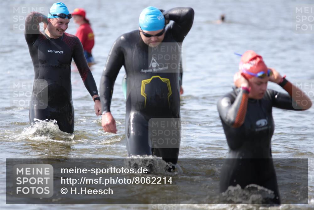 22.06.2025 - Viking Triathlon H.Heesch http://msf.ph/oto/8062214 22.06.2025 10:44:10 Schwimmen 41, 103, 123, 130, 249, 343, 439, 442, 467, 627, 637, 650 meine-sportfotos.de