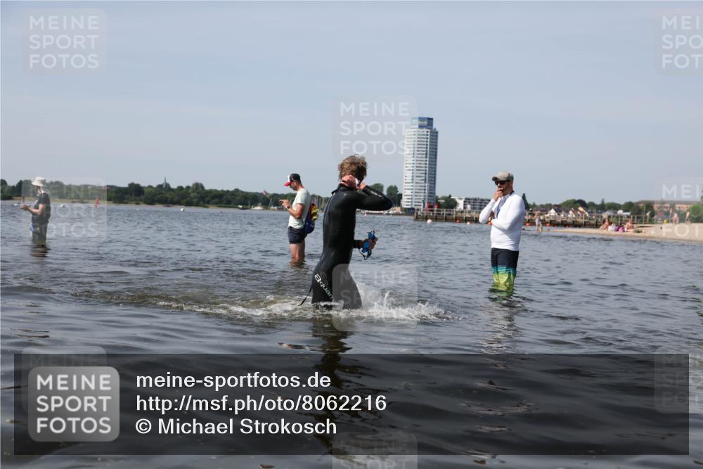 22.06.2025 - Viking Triathlon Michael Strokosch http://msf.ph/oto/8062216 22.06.2025 10:48:31 Schwimmen 412, 471, 494 meine-sportfotos.de