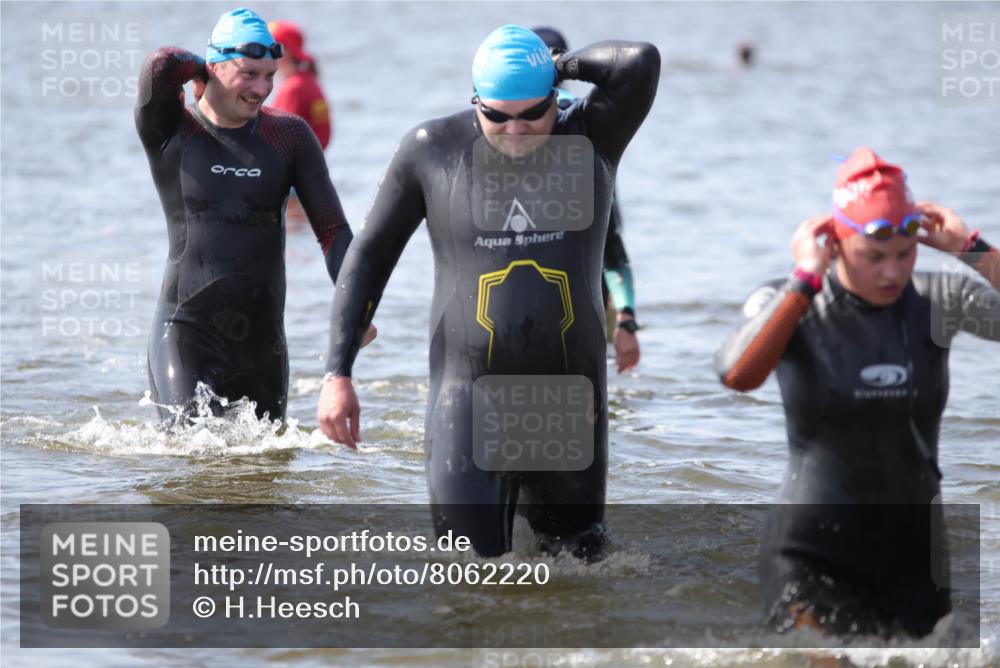 22.06.2025 - Viking Triathlon H.Heesch http://msf.ph/oto/8062220 22.06.2025 10:44:10 Schwimmen 41, 103, 123, 130, 249, 343, 439, 442, 467, 627, 637, 650 meine-sportfotos.de