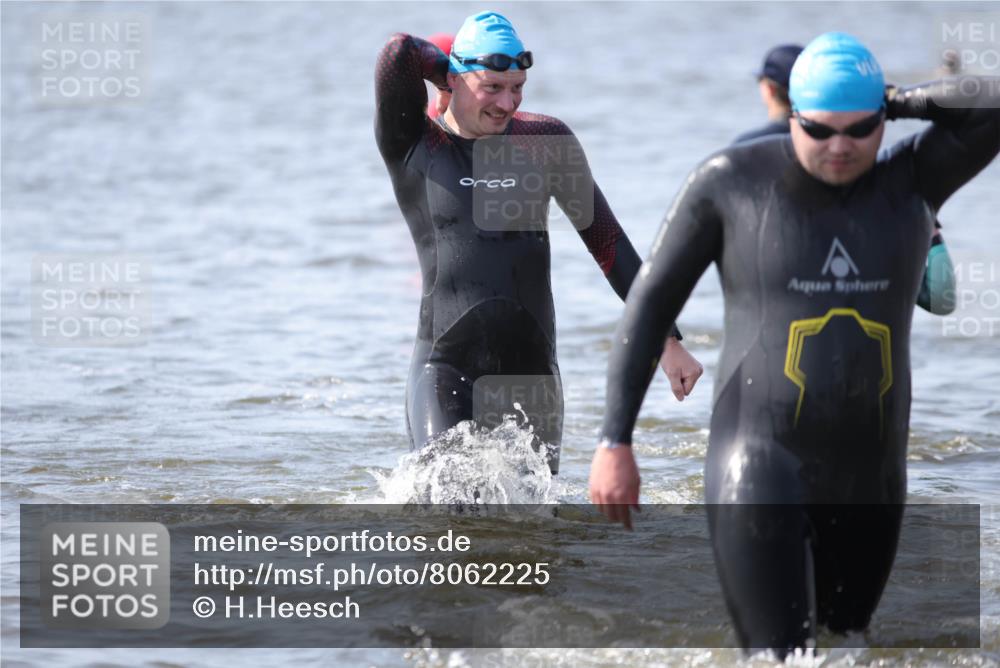 22.06.2025 - Viking Triathlon H.Heesch http://msf.ph/oto/8062225 22.06.2025 10:44:11 Schwimmen 103, 123, 130, 249, 343, 439, 442, 467, 627, 637, 650 meine-sportfotos.de