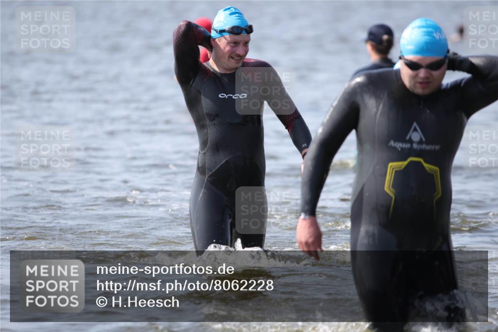 22.06.2025 - Viking Triathlon H.Heesch http://msf.ph/oto/8062228 22.06.2025 10:44:11 Schwimmen 103, 123, 130, 249, 343, 439, 442, 467, 627, 637, 650 meine-sportfotos.de
