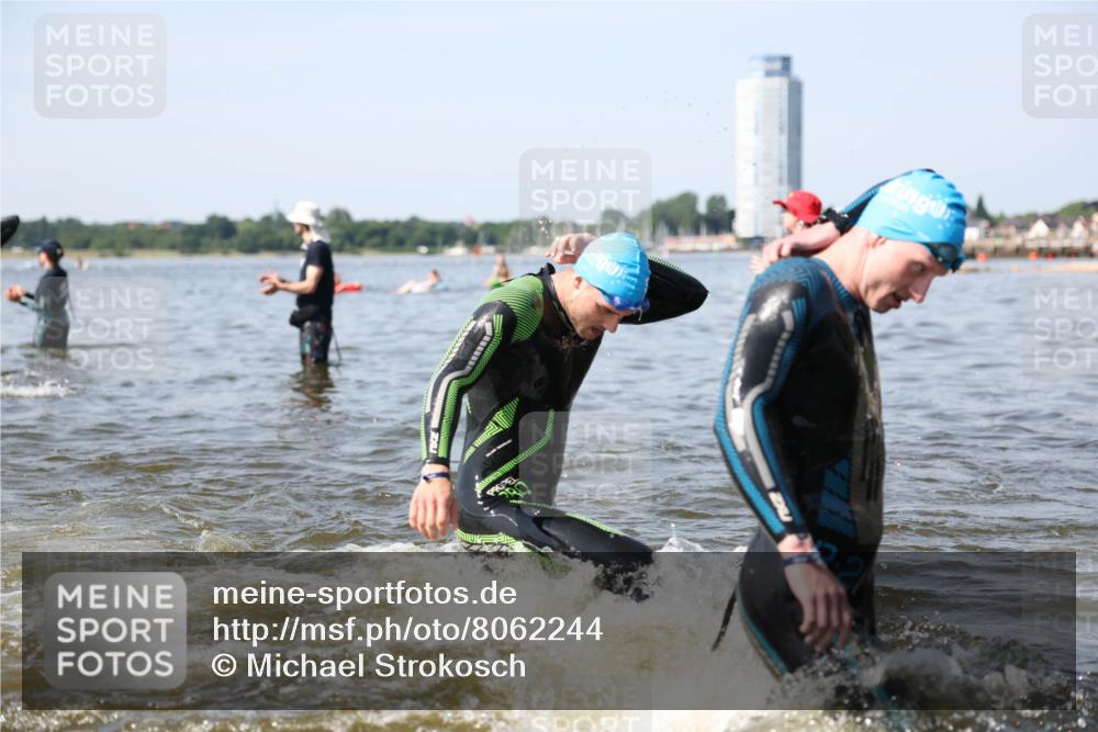 22.06.2025 - Viking Triathlon Michael Strokosch http://msf.ph/oto/8062244 22.06.2025 10:27:51 Schwimmen 14, 90, 176, 178, 196, 198, 230, 289, 401, 534, 616 meine-sportfotos.de