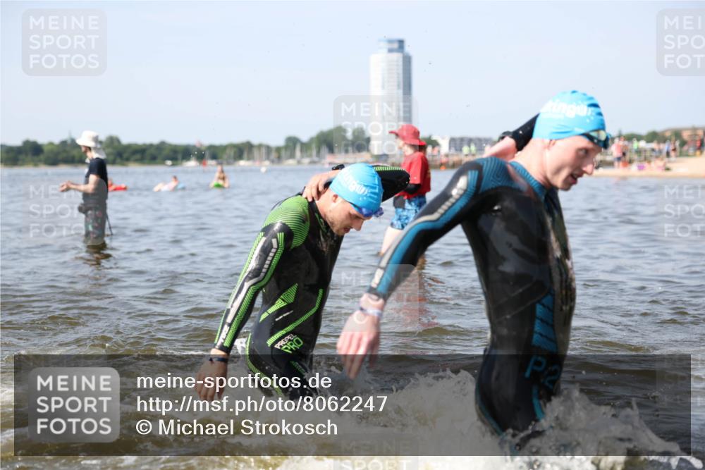 22.06.2025 - Viking Triathlon Michael Strokosch http://msf.ph/oto/8062247 22.06.2025 10:27:51 Schwimmen 14, 90, 176, 178, 196, 198, 230, 289, 401, 534, 616 meine-sportfotos.de