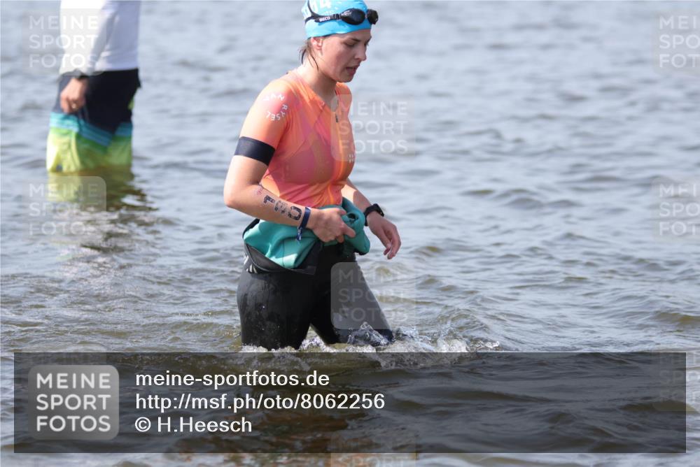 22.06.2025 - Viking Triathlon H.Heesch http://msf.ph/oto/8062256 22.06.2025 10:44:23 Schwimmen 103, 130, 205, 219, 439, 467 meine-sportfotos.de