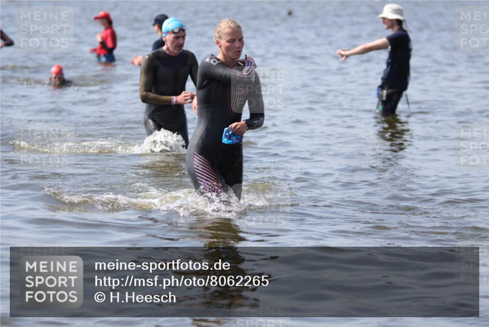 22.06.2025 - Viking Triathlon H.Heesch http://msf.ph/oto/8062265 22.06.2025 10:44:42 Schwimmen 18, 219, 440, 446, 638, 653 meine-sportfotos.de