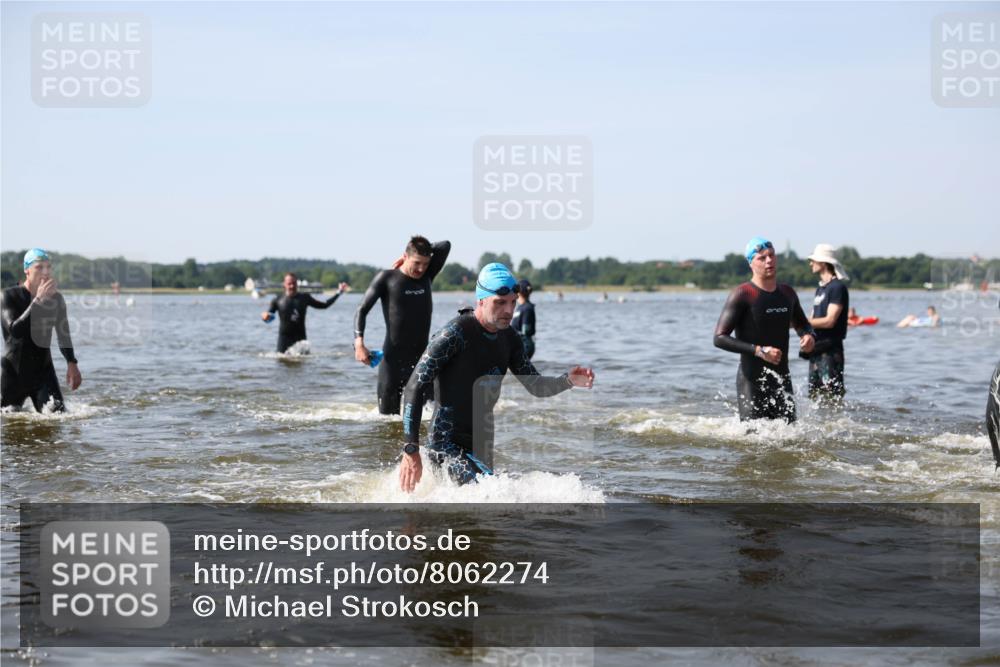 22.06.2025 - Viking Triathlon Michael Strokosch http://msf.ph/oto/8062274 22.06.2025 10:27:55 Schwimmen 14, 90, 178, 196, 198, 230, 289, 401, 534, 616 meine-sportfotos.de