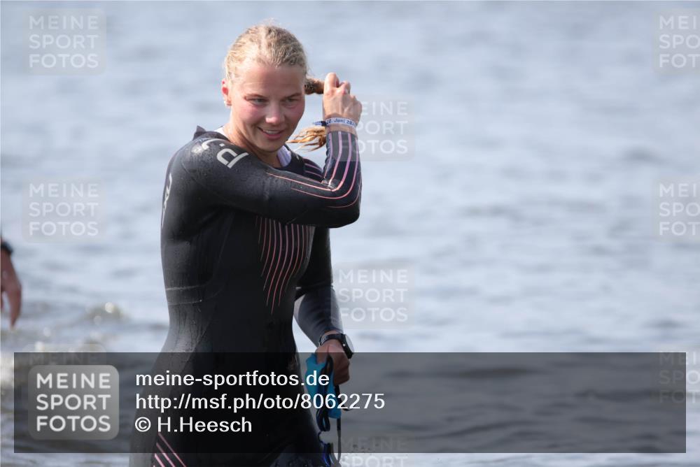 22.06.2025 - Viking Triathlon H.Heesch http://msf.ph/oto/8062275 22.06.2025 10:44:45 Schwimmen 18, 168, 440, 446, 638, 653 meine-sportfotos.de