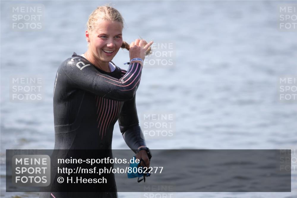 22.06.2025 - Viking Triathlon H.Heesch http://msf.ph/oto/8062277 22.06.2025 10:44:45 Schwimmen 18, 168, 440, 446, 638, 653 meine-sportfotos.de