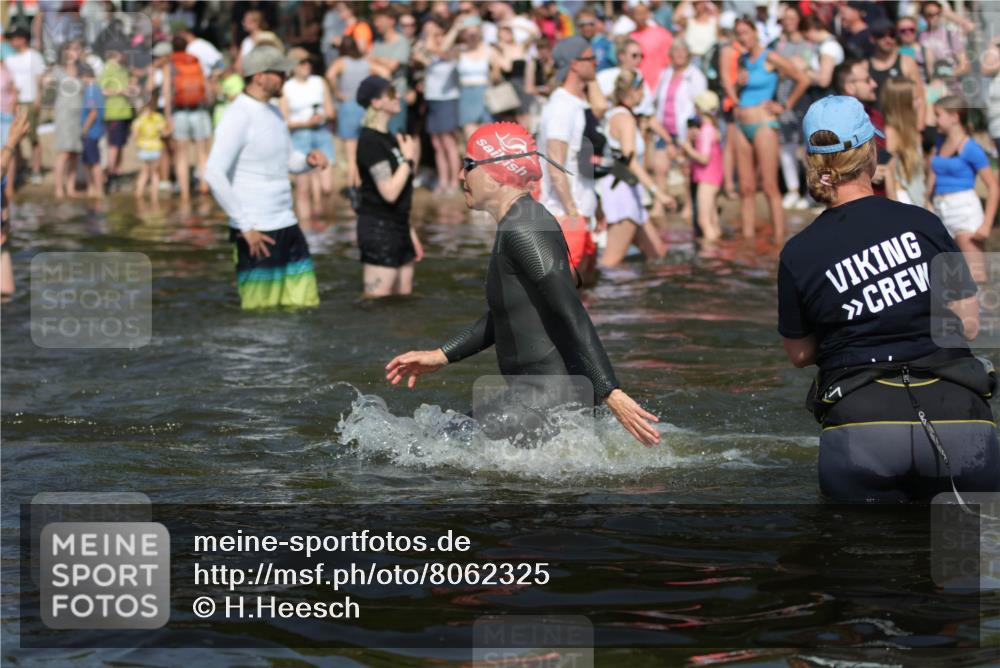 22.06.2025 - Viking Triathlon H.Heesch http://msf.ph/oto/8062325 22.06.2025 10:05:30 Schwimmen 22, 150, 167, 181, 210, 228, 314, 437, 439, 462, 538, 601, 603, 654, 655 meine-sportfotos.de