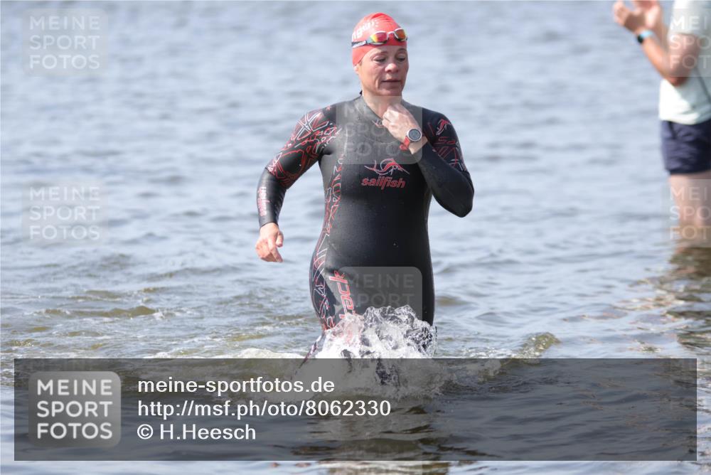 22.06.2025 - Viking Triathlon H.Heesch http://msf.ph/oto/8062330 22.06.2025 10:44:56 Schwimmen 39, 168, 346, 493, 638, 653 meine-sportfotos.de
