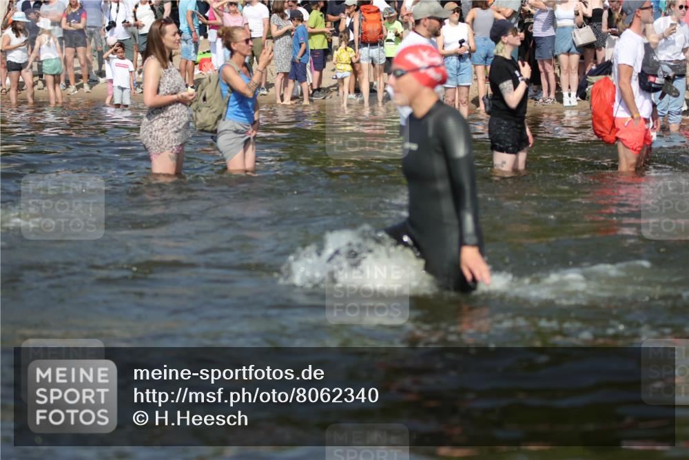 22.06.2025 - Viking Triathlon H.Heesch http://msf.ph/oto/8062340 22.06.2025 10:05:30 Schwimmen 22, 150, 167, 181, 210, 228, 314, 437, 439, 462, 538, 601, 603, 654, 655 meine-sportfotos.de