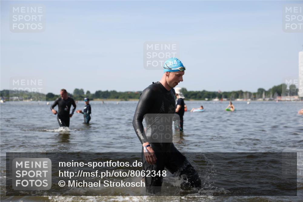 22.06.2025 - Viking Triathlon Michael Strokosch http://msf.ph/oto/8062348 22.06.2025 10:28:02 Schwimmen 14, 90, 178, 196, 289, 367, 401, 616 meine-sportfotos.de
