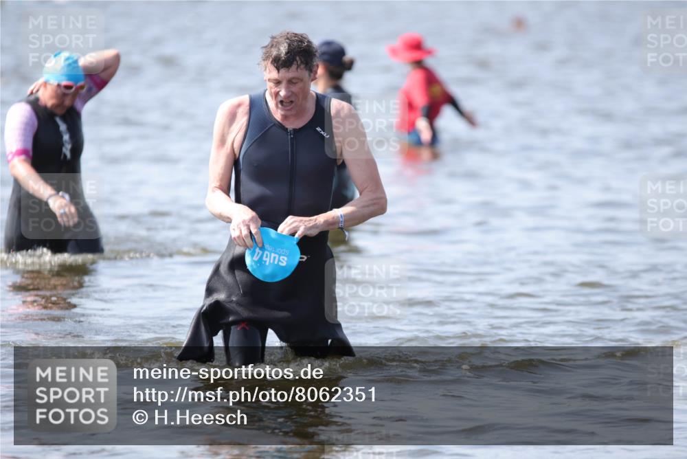 22.06.2025 - Viking Triathlon H.Heesch http://msf.ph/oto/8062351 22.06.2025 10:45:02 Schwimmen 39, 168, 346, 493, 503, 638, 653 meine-sportfotos.de