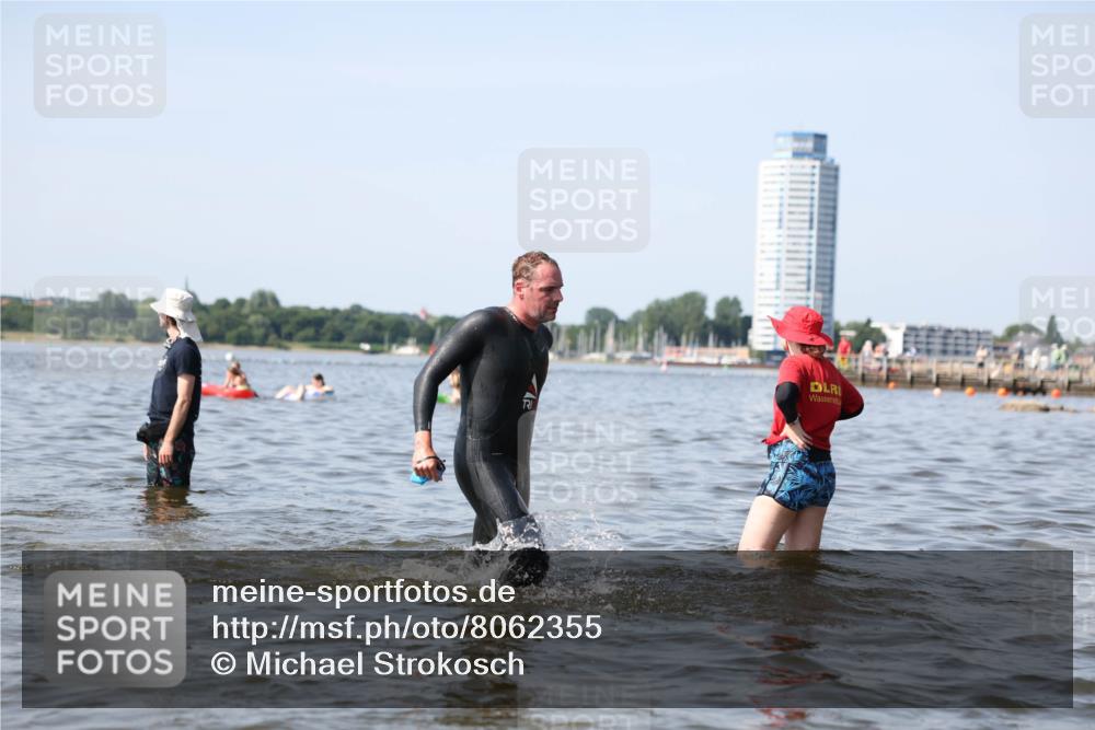 22.06.2025 - Viking Triathlon Michael Strokosch http://msf.ph/oto/8062355 22.06.2025 10:28:07 Schwimmen 14, 90, 178, 196, 289, 367, 401, 616 meine-sportfotos.de