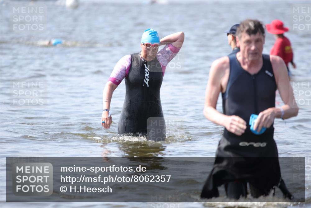22.06.2025 - Viking Triathlon H.Heesch http://msf.ph/oto/8062357 22.06.2025 10:45:03 Schwimmen 39, 168, 346, 493, 503, 638, 653 meine-sportfotos.de