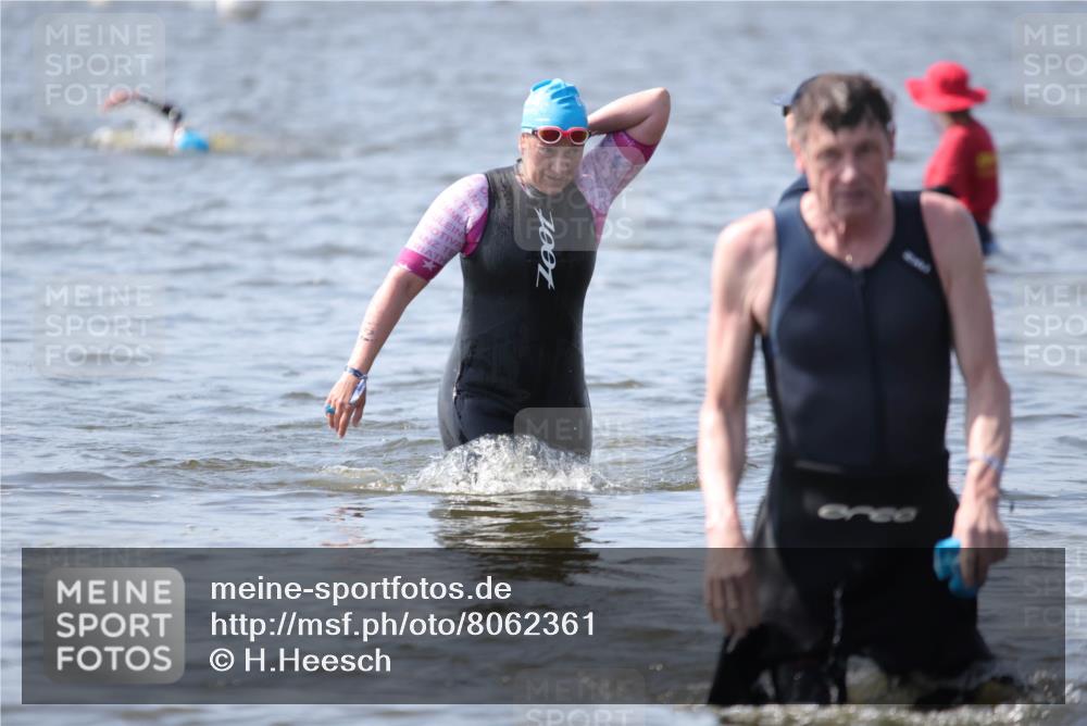 22.06.2025 - Viking Triathlon H.Heesch http://msf.ph/oto/8062361 22.06.2025 10:45:03 Schwimmen 39, 168, 346, 493, 503, 638, 653 meine-sportfotos.de