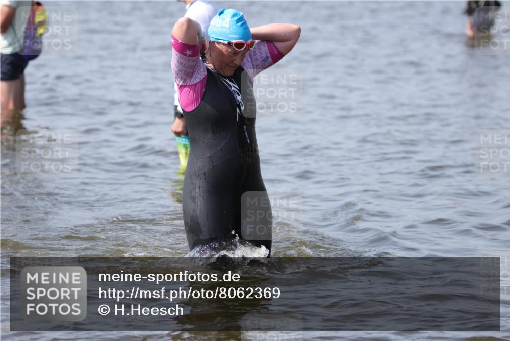 22.06.2025 - Viking Triathlon H.Heesch http://msf.ph/oto/8062369 22.06.2025 10:45:16 Schwimmen 68, 102, 108, 346, 493, 503, 605 meine-sportfotos.de