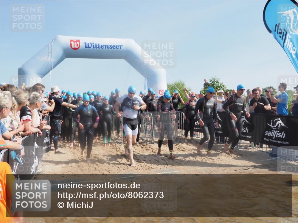 22.06.2025 - Viking Triathlon MichiJ http://msf.ph/oto/8062373 22.06.2025 10:07:45 Schwimmen 16, 76, 95, 102, 143, 263, 363, 372, 436, 453, 477, 503, 547, 615, 621, 624 meine-sportfotos.de