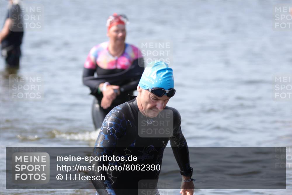 22.06.2025 - Viking Triathlon H.Heesch http://msf.ph/oto/8062390 22.06.2025 10:45:21 Schwimmen 68, 102, 108, 197, 466, 503, 605 meine-sportfotos.de