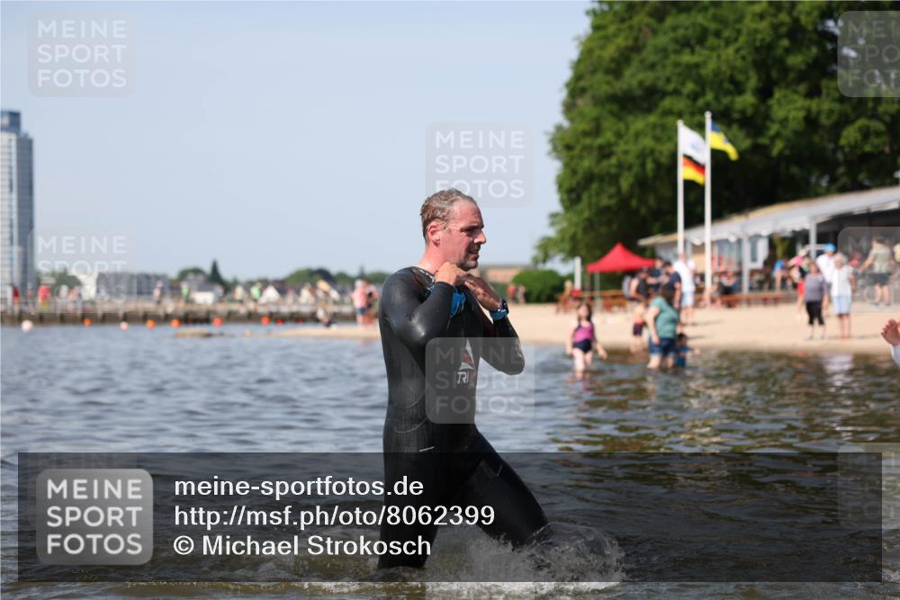 22.06.2025 - Viking Triathlon Michael Strokosch http://msf.ph/oto/8062399 22.06.2025 10:28:10 Schwimmen 14, 178, 367, 401 meine-sportfotos.de
