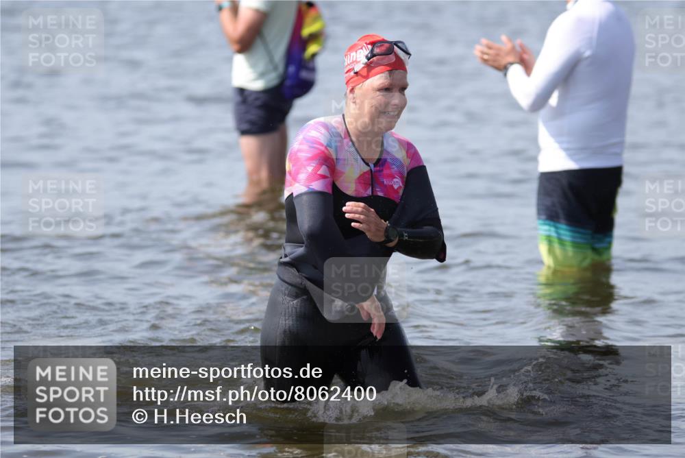 22.06.2025 - Viking Triathlon H.Heesch http://msf.ph/oto/8062400 22.06.2025 10:45:24 Schwimmen 68, 102, 108, 197, 466, 503, 605 meine-sportfotos.de