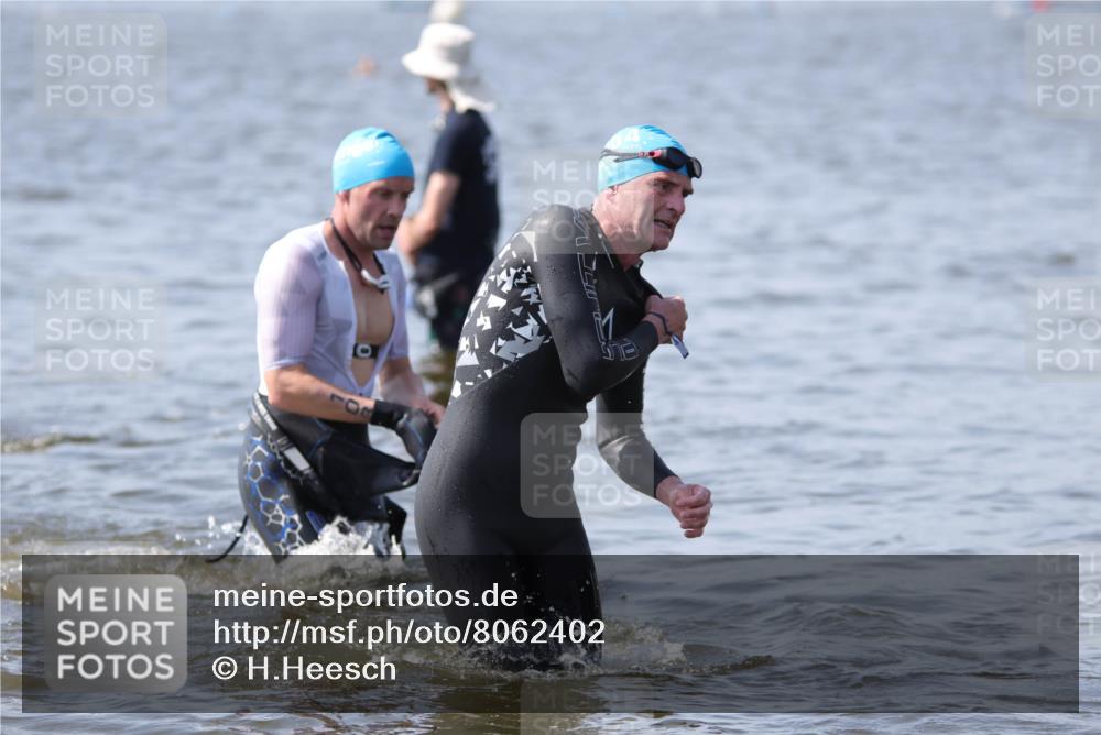 22.06.2025 - Viking Triathlon H.Heesch http://msf.ph/oto/8062402 22.06.2025 10:45:26 Schwimmen 68, 102, 108, 197, 466, 605 meine-sportfotos.de