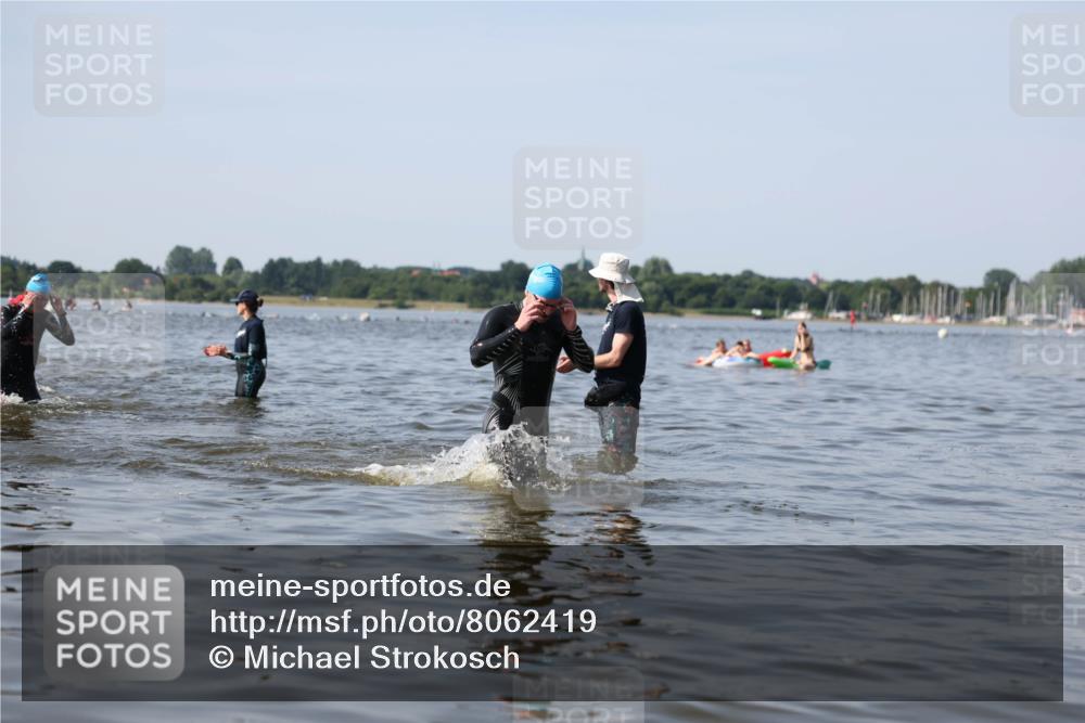 22.06.2025 - Viking Triathlon Michael Strokosch http://msf.ph/oto/8062419 22.06.2025 10:28:40 Schwimmen 258, 301, 368 meine-sportfotos.de