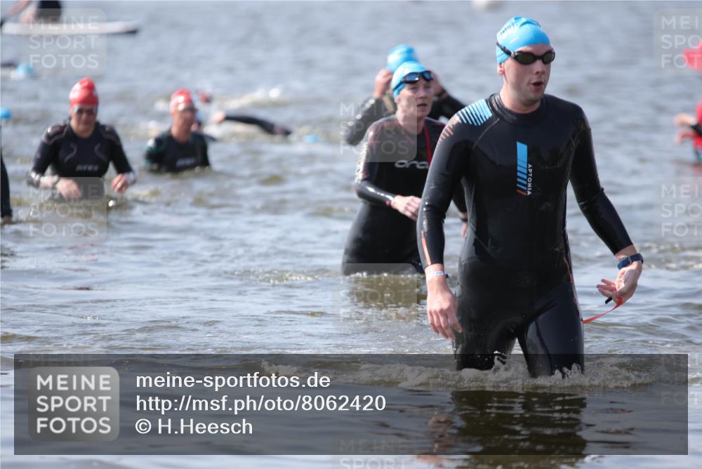 22.06.2025 - Viking Triathlon H.Heesch http://msf.ph/oto/8062420 22.06.2025 10:45:36 Schwimmen 95, 102, 108, 197, 360, 425, 466, 519 meine-sportfotos.de