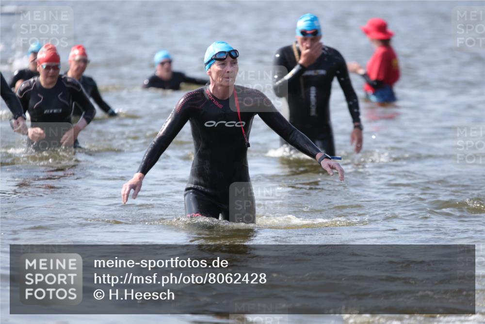 22.06.2025 - Viking Triathlon H.Heesch http://msf.ph/oto/8062428 22.06.2025 10:45:39 Schwimmen 95, 197, 360, 425, 466, 519 meine-sportfotos.de