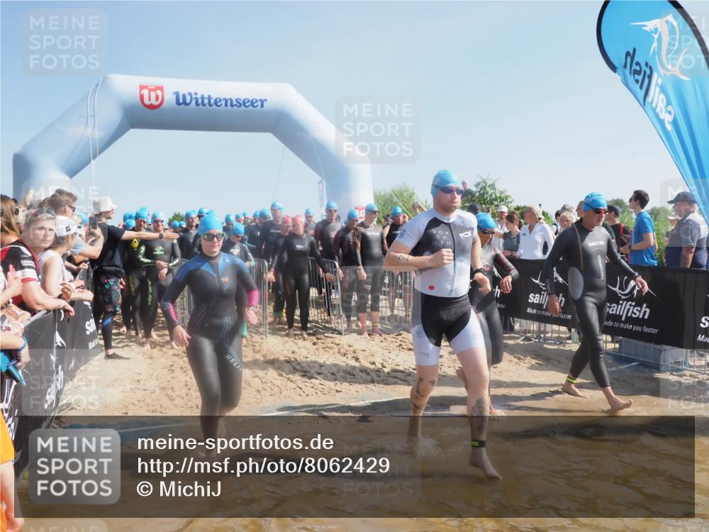 22.06.2025 - Viking Triathlon MichiJ http://msf.ph/oto/8062429 22.06.2025 10:07:46 Schwimmen 16, 76, 95, 102, 143, 263, 363, 372, 436, 453, 477, 503, 547, 621, 624 meine-sportfotos.de