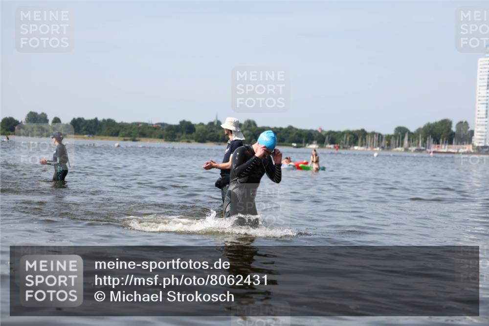 22.06.2025 - Viking Triathlon Michael Strokosch http://msf.ph/oto/8062431 22.06.2025 10:28:40 Schwimmen 258, 301, 368 meine-sportfotos.de