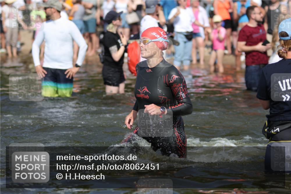 22.06.2025 - Viking Triathlon H.Heesch http://msf.ph/oto/8062451 22.06.2025 10:05:48 Schwimmen 65, 83, 128, 135, 194, 211, 275, 361, 379, 511, 517, 530, 633, 653 meine-sportfotos.de