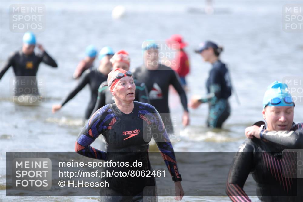22.06.2025 - Viking Triathlon H.Heesch http://msf.ph/oto/8062461 22.06.2025 10:45:54 Schwimmen 95, 217, 342, 360, 372, 425, 468, 525, 615, 621, 633, 647 meine-sportfotos.de