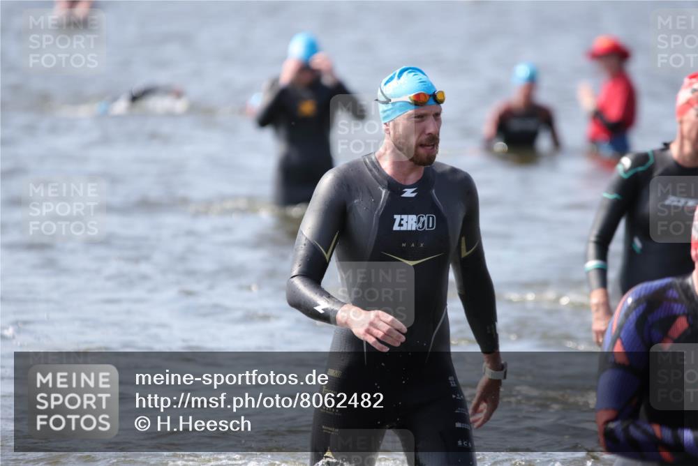 22.06.2025 - Viking Triathlon H.Heesch http://msf.ph/oto/8062482 22.06.2025 10:45:57 Schwimmen 217, 342, 360, 372, 425, 468, 525, 615, 621, 633, 647 meine-sportfotos.de