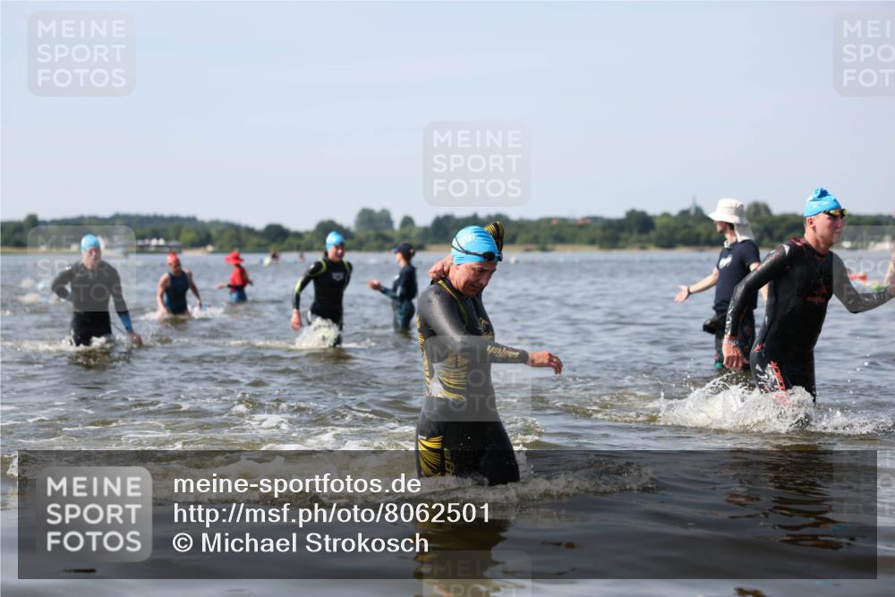 22.06.2025 - Viking Triathlon Michael Strokosch http://msf.ph/oto/8062501 22.06.2025 10:28:45 Schwimmen 15, 258, 301, 368, 414 meine-sportfotos.de