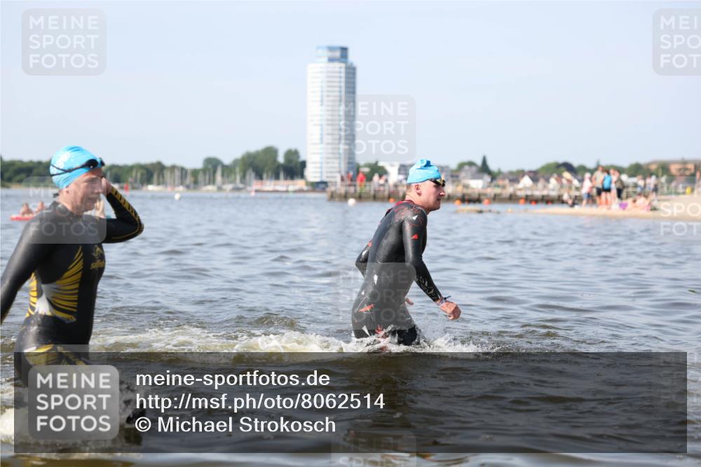 22.06.2025 - Viking Triathlon Michael Strokosch http://msf.ph/oto/8062514 22.06.2025 10:28:47 Schwimmen 15, 258, 301, 368, 414, 443, 628 meine-sportfotos.de