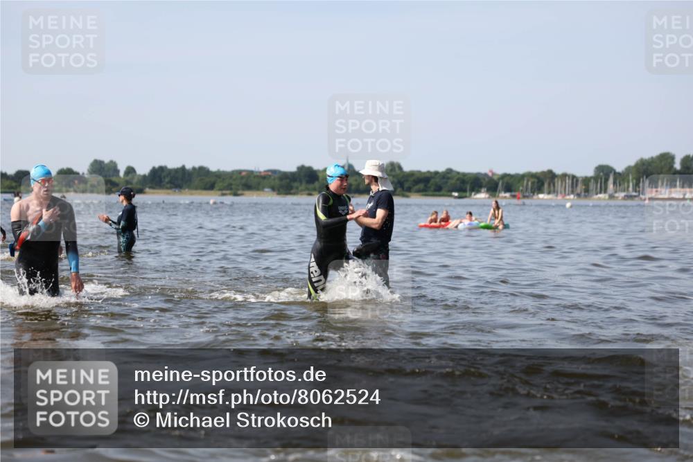 22.06.2025 - Viking Triathlon Michael Strokosch http://msf.ph/oto/8062524 22.06.2025 10:28:49 Schwimmen 15, 258, 301, 368, 414, 443, 628 meine-sportfotos.de