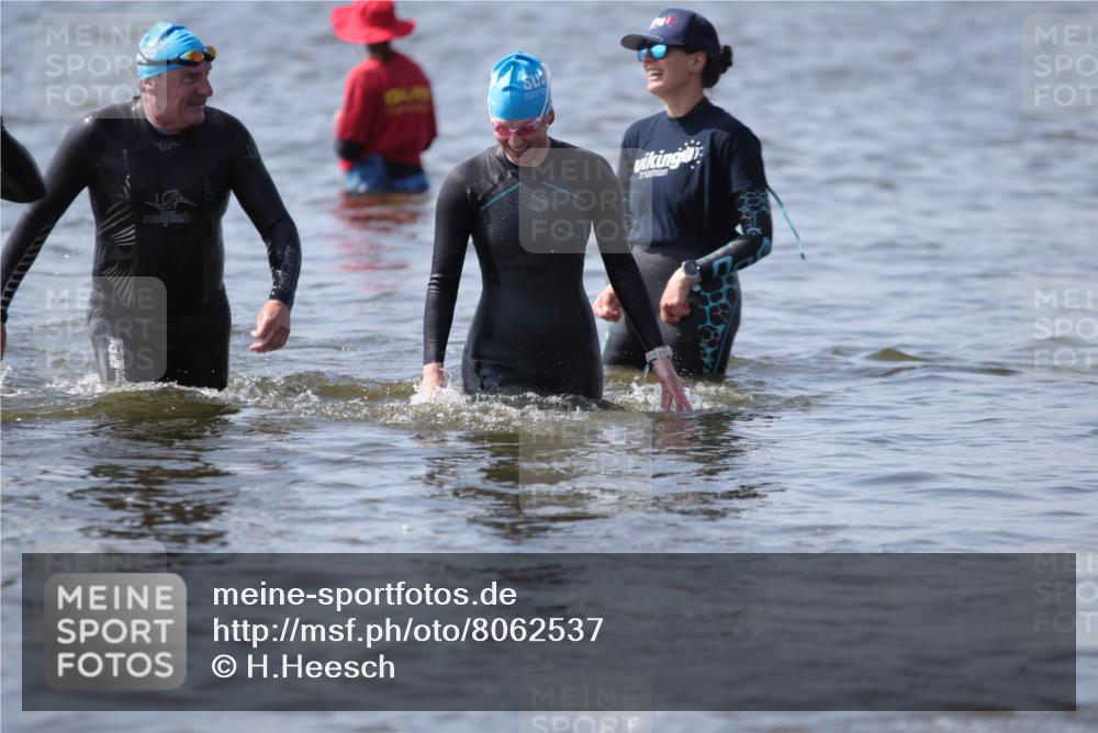 22.06.2025 - Viking Triathlon H.Heesch http://msf.ph/oto/8062537 22.06.2025 10:46:24 Schwimmen 60, 121, 143, 213, 225, 333, 406, 479 meine-sportfotos.de