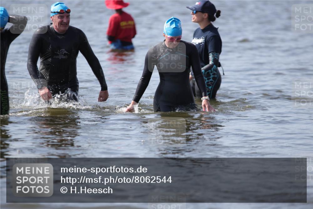 22.06.2025 - Viking Triathlon H.Heesch http://msf.ph/oto/8062544 22.06.2025 10:46:25 Schwimmen 60, 121, 143, 213, 225, 333, 406, 479 meine-sportfotos.de