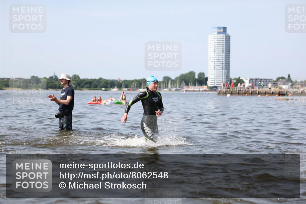 22.06.2025 - Viking Triathlon Michael Strokosch http://msf.ph/oto/8062548 22.06.2025 10:28:51 Schwimmen 15, 258, 301, 368, 384, 414, 443, 628 meine-sportfotos.de