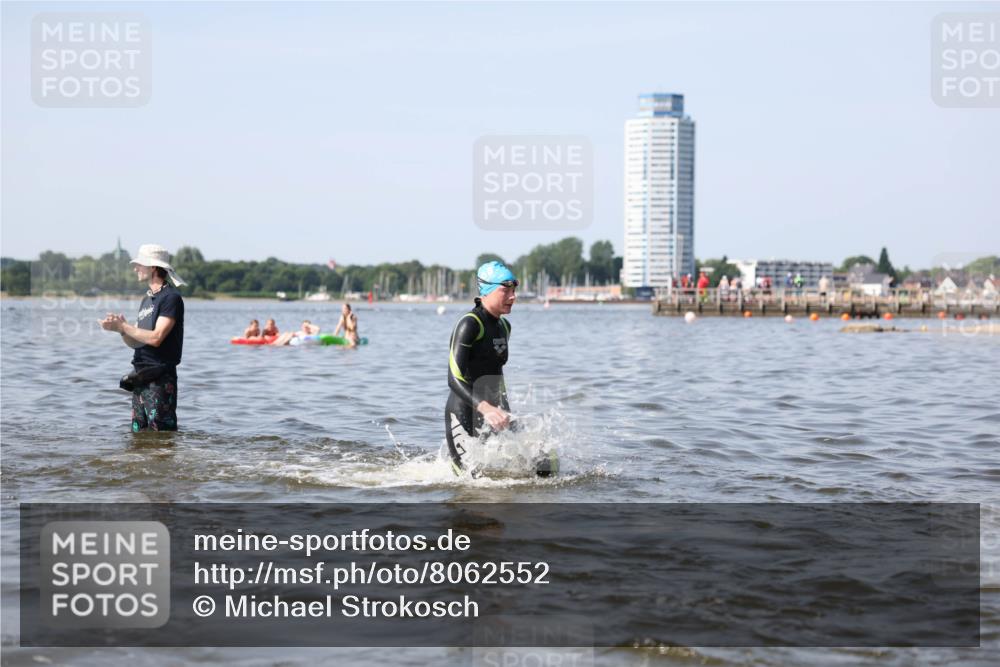 22.06.2025 - Viking Triathlon Michael Strokosch http://msf.ph/oto/8062552 22.06.2025 10:28:51 Schwimmen 15, 258, 301, 368, 384, 414, 443, 628 meine-sportfotos.de